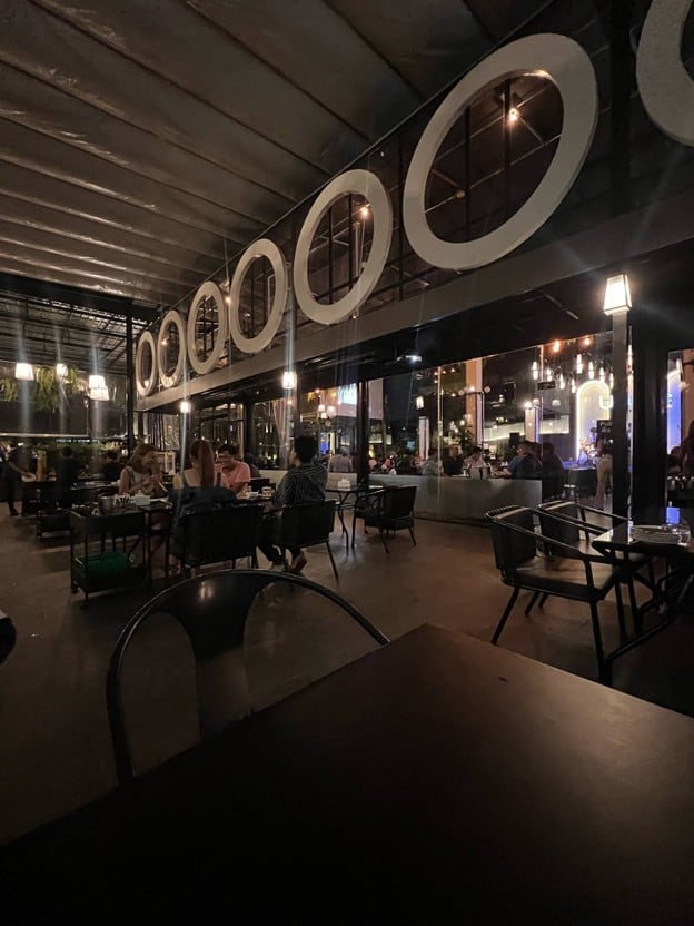 U-Tube Bar & Restaurant
