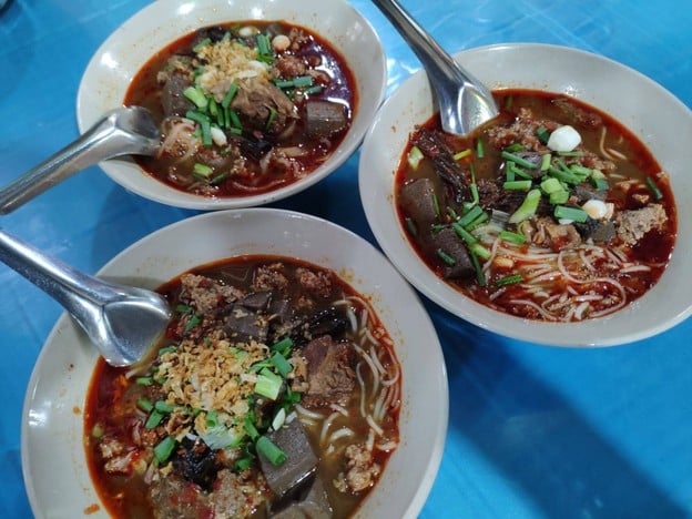 น้ำเงี้ยวป้านวล อาหารญวนพังงา -