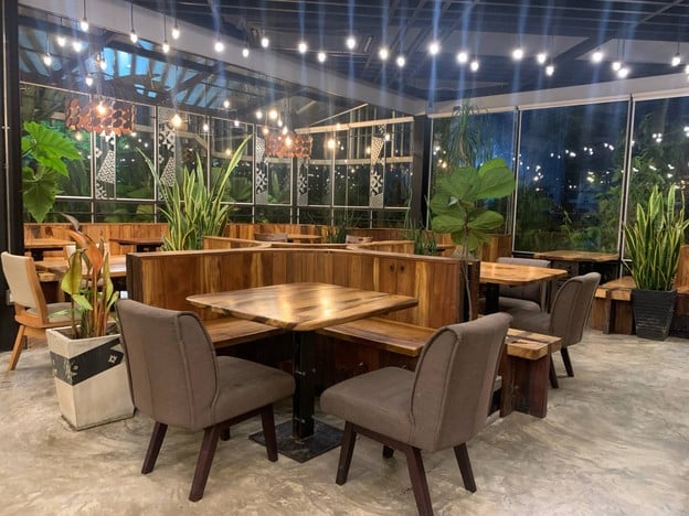 แซ่บ ว่า ซั้น (SAAP WA ZAAN)