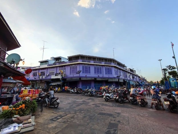 ตลาดริมน้ำสะแกกรัง