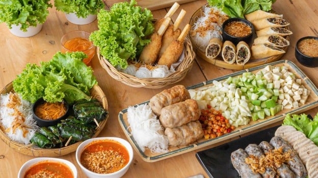 อิ่มเอิบแหนมเนือง (สาขาประชาอุทิศ) ประชาอุทิศ