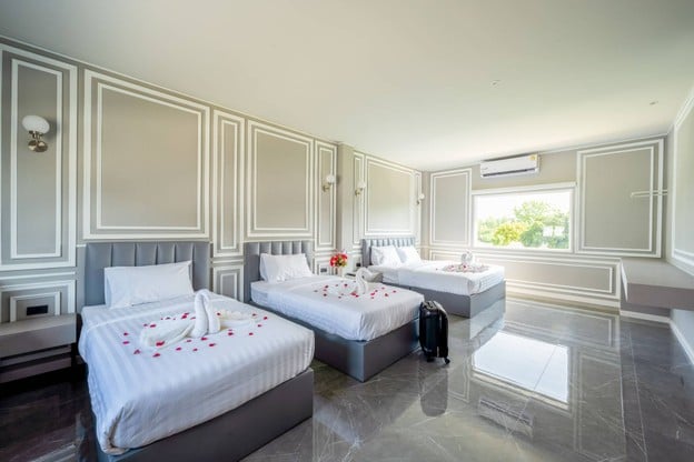Grand Bangsaray Hotel