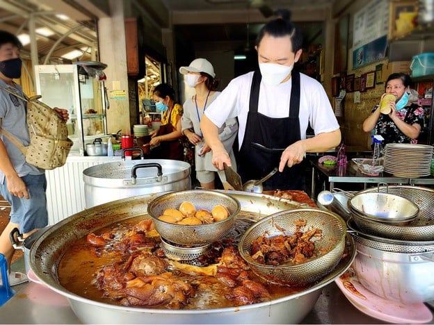 โค้วจั้วฮวดขาหมูเจ้าเก่า วังบูรพา