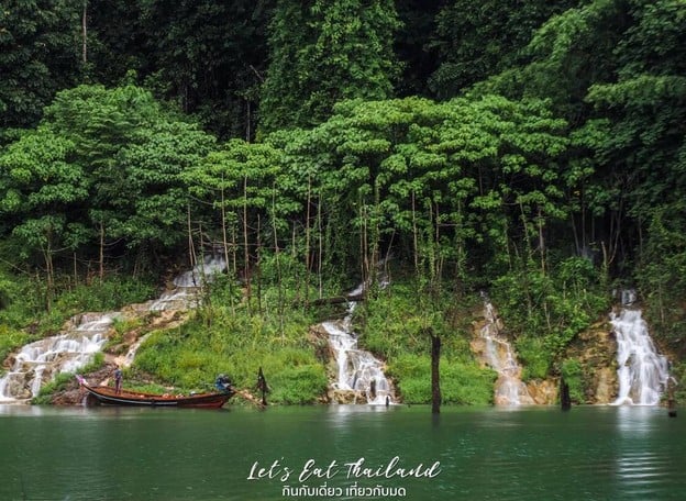 น้ำตกแปดเซียน อุทยานแห่งชาติเขาสก