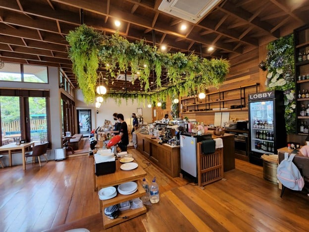 Jimoto ( 地元 ) : Lobby Banchang Sushi