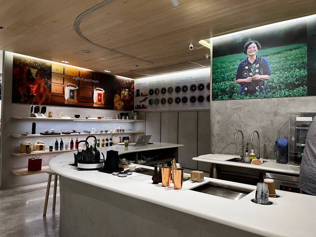 Peace Oriental Teahouse อาคาร จีทาวเวอร์