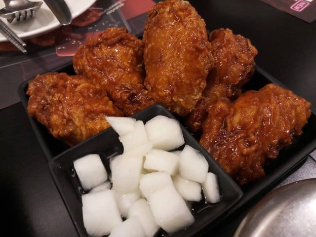 เมนูของร้าน Bonchon Korean Fried Chicken (บอนชอนไก่ทอดเกาหลี) ซีคอนสแควร์