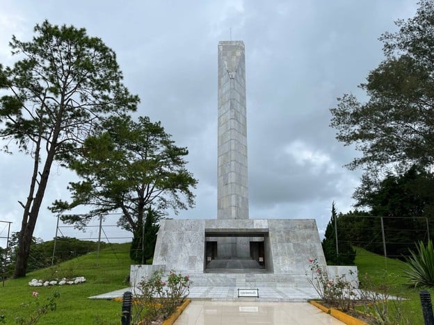 อนุสรณ์สถานผู้เสียสละเขาค้อ