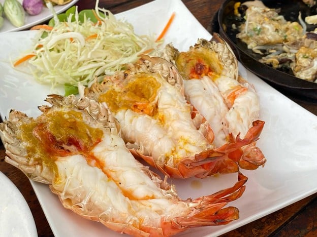 ครัวแม่ส้มเกลี้ยงริมแม่น้ำบางปะกง