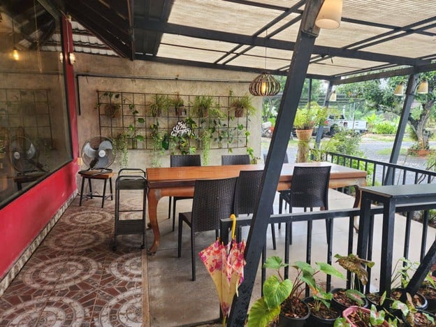 บ้านผักหวาน Cafe & Restaurant