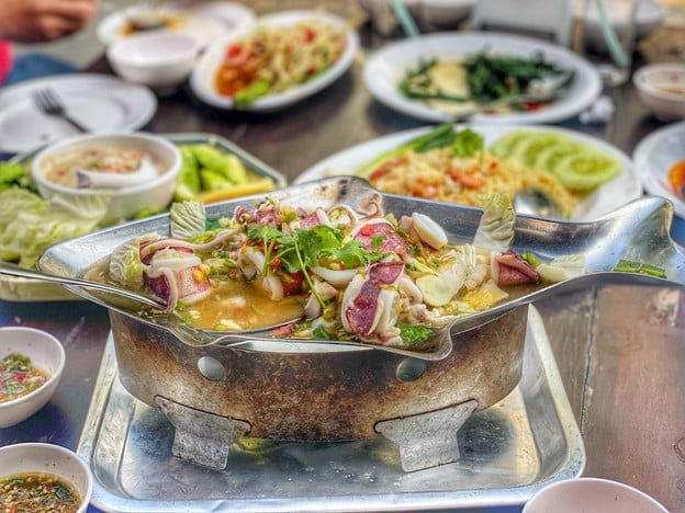 ปูเป็น ซีฟู้ด ( Pupen Seafood Pattaya )