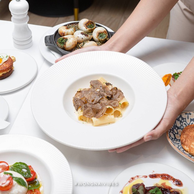 เมนูของร้าน Petits Plats เวลา หลังสวน