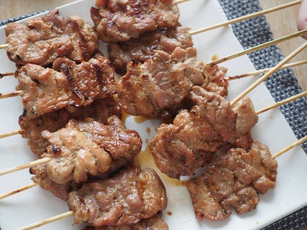 หมูปิ้งลุงอ้วน สีลม หมูปิ้งโบราณ สาทร