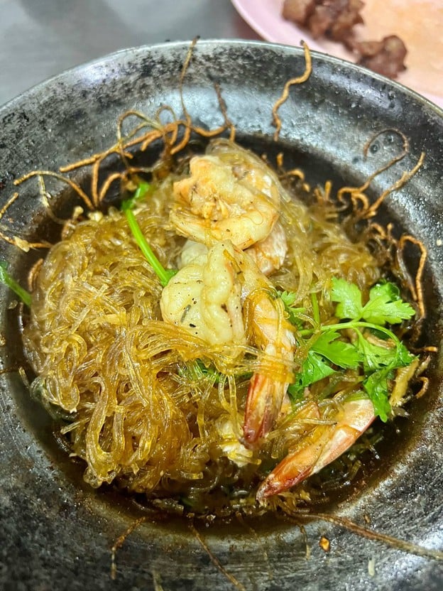 เมนูของร้าน เลิศรส (ใต้ร่มมะเฟือง)