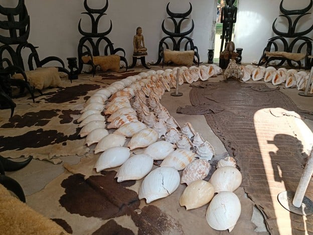 บรรยากาศ พิพิธภัณฑ์บ้านดำ/บ้านศิลปินแห่งชาติ อาจารย์ถวัลย์ดัชนี