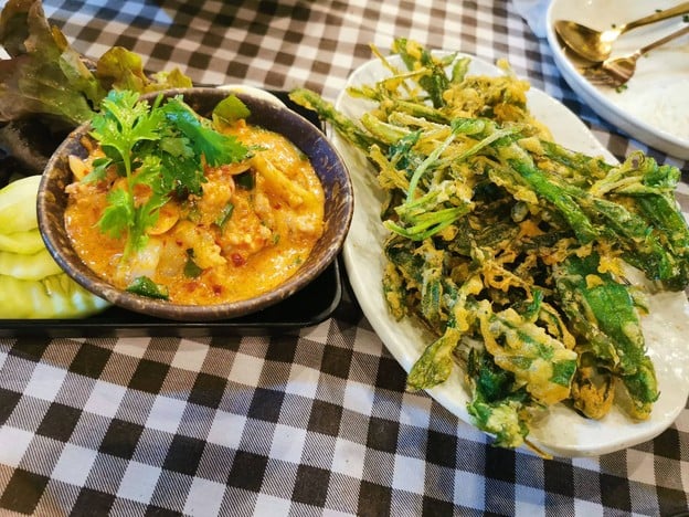 เมนูของร้าน แกงหอม ลำปาง อาหารเหนือในสวน ซ่อนหลังโรงแรมทรีธารา