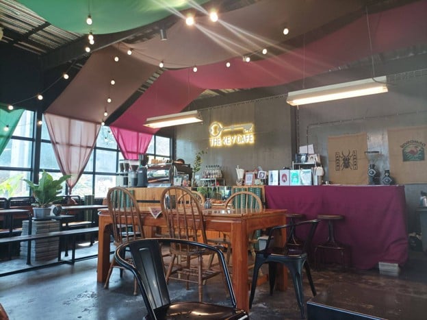 บรรยากาศ THE KEY CAFE AND BISTRO