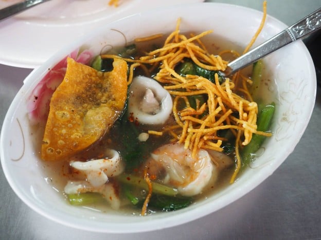 เลี่ยวต้ังไล้ ราดหน้า