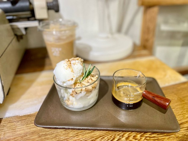 เมนูของร้าน Between Coffee Roaster ซอยต้นสน นาดี