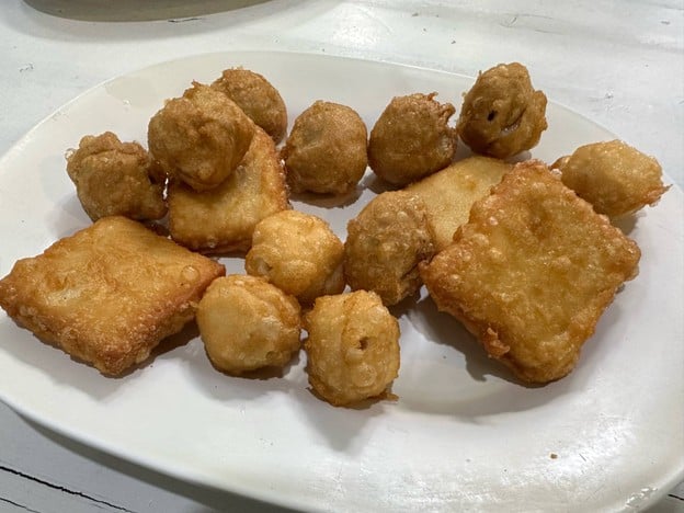 เจ๊ ส.ระศักดิ์ ลูกชิ้นทอด