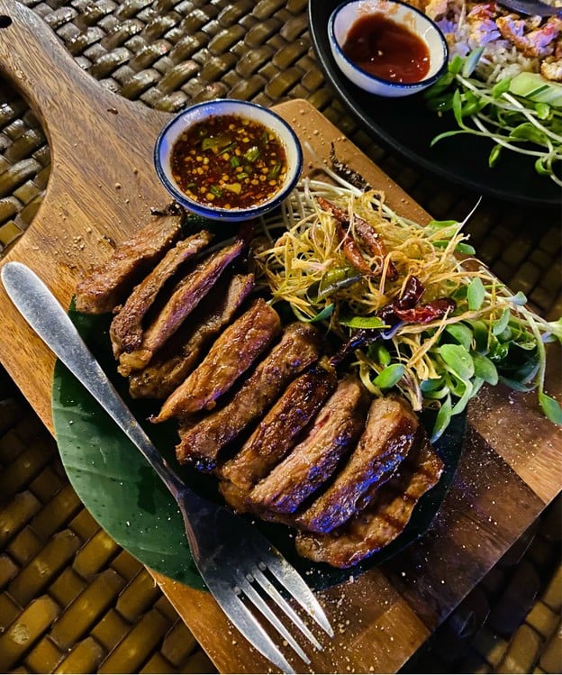 Isaan Isan Restaurant by Andacura