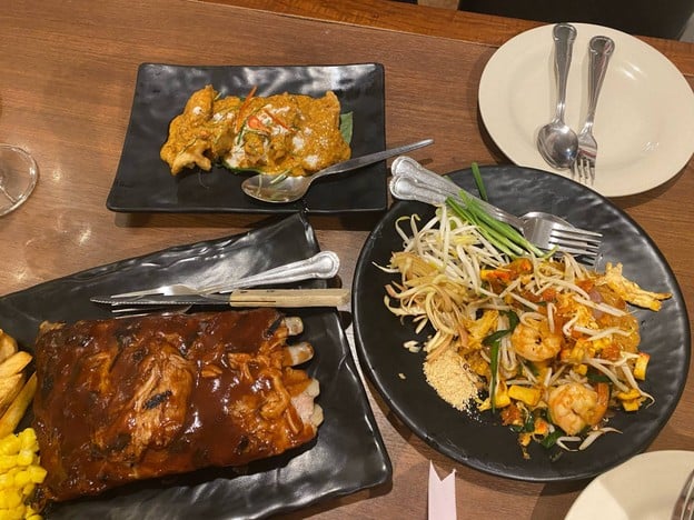 สามเสนวิลล่า ต้นตำรับเบียร์วุ้นแก้วแช่เจ้าแรกของไทย สาขาพญาไท