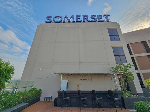 Somerset Harbourview Sriracha