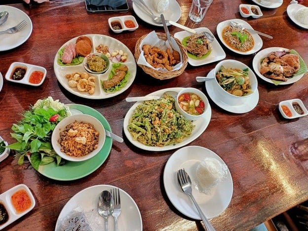 เมนูของร้าน เฮือนลำพูน สวนผัก