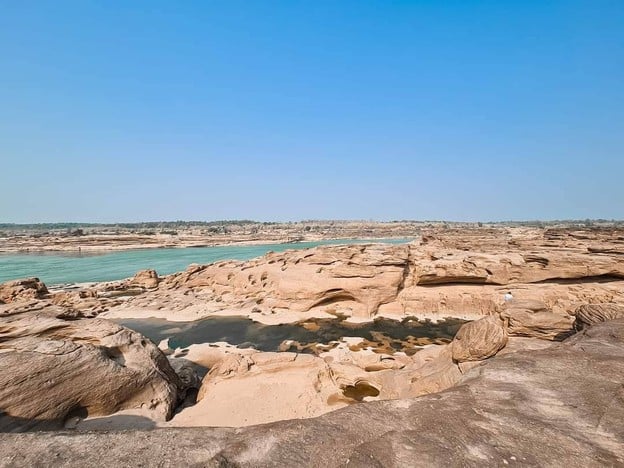 สามพันโบก