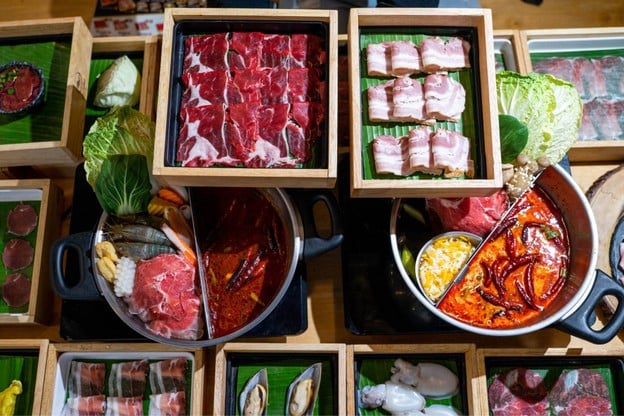 ปลาวาฬใจดี สุกี้&ชาบู แกรนด์ โนนม่วง