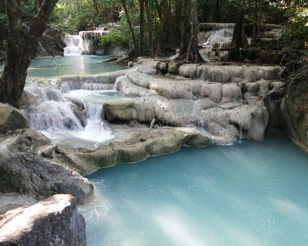 บรรยากาศ น้ำตกเอราวัณ