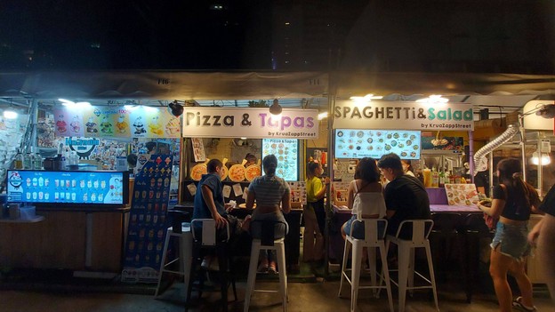 เล็ท บีฟ by ครัวแซ่บสตรีท (รัชโยธิน) รัชโยธิน