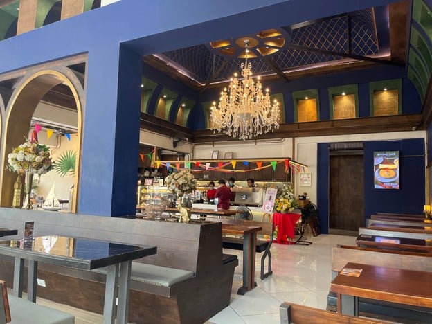 BEYOND CAFE  (บียอนด์ คาเฟ่ กาแฟ เค้ก) สาขาอาชีวะ