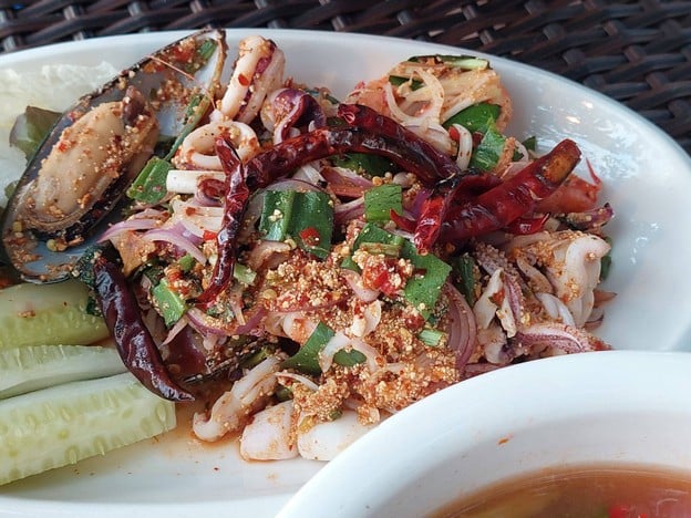 เมนูของร้าน ร้านอาหาร นั่งชิล ริมเล