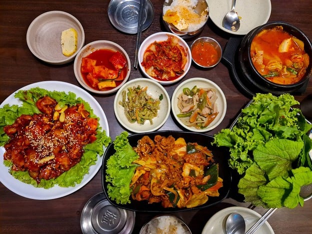 LEEGA KOREAN FOOD Sukhumvit plaza ชั้น 2