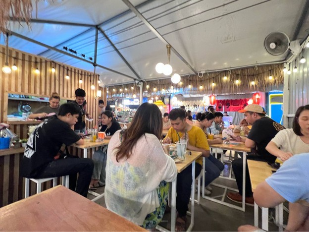 ก๋วยเตี๋ยวปากหม้อนีมะห์ Jodd Fair DanNeramit