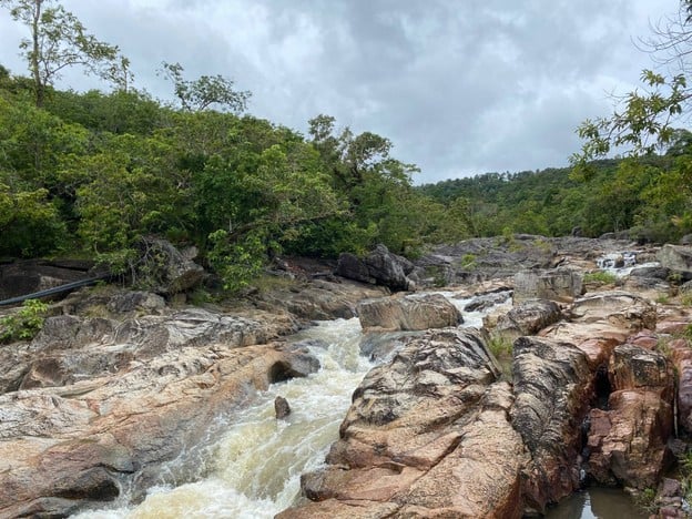 น้ำตกธารเสด็จ