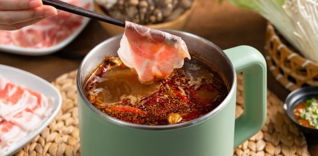 วิธีทำ “สุกี้หม่าล่า” เมนูหม้อไฟสไตล์จีน เผ็ดร้อนซี้ดยันโคนลิ้น!