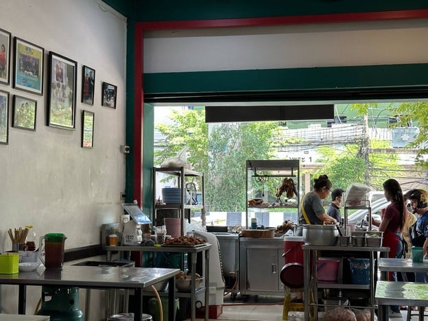 เล่อขาหมูทรงเครื่อง