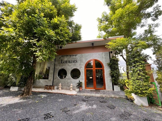 Eden House resort