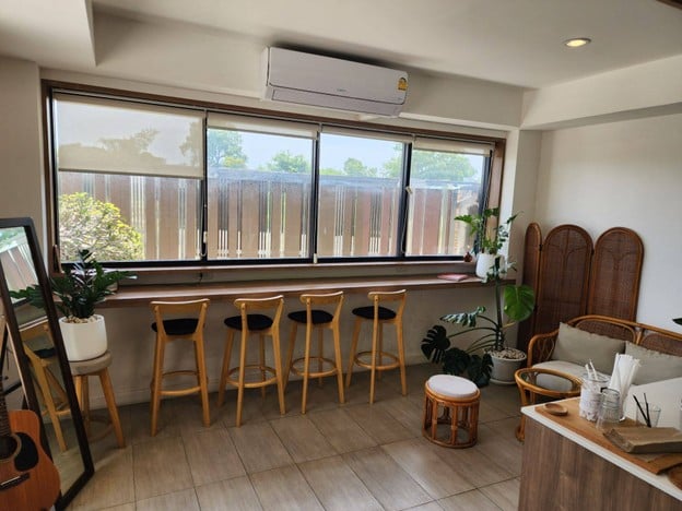 บรรยากาศ Uncle House Bangsaen