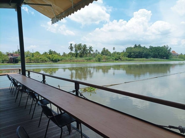 บรรยากาศ RIVA Floating Cafe ปานเทวี ริเวอร์ไซด์ รีสอร์ท แอนด์ สปา