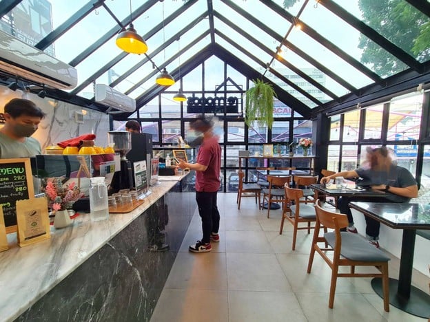 Remoods Specialty coffee & craft บรรทัดทอง