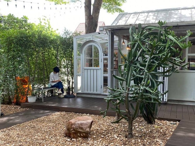 Come Escape Cafe Come escape cafe