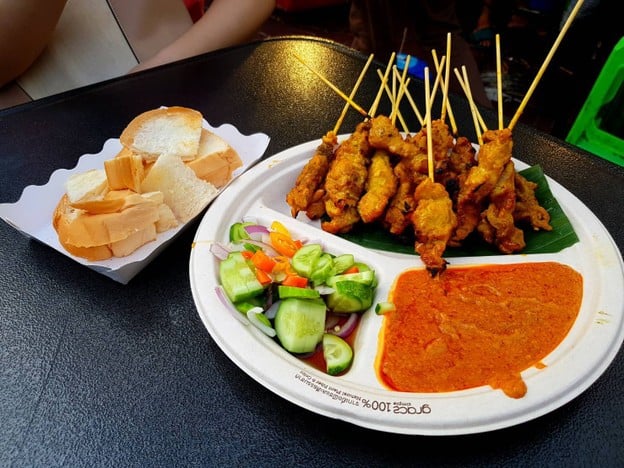 เจ๊เอ็งหมูสะเต๊ะ ก๋วยเตี๋ยวหลอด คลองถม - วรจักร - ยศเส