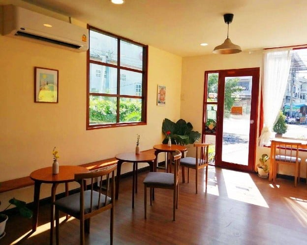 บรรยากาศ FLATWHITE Coffee Roaster & Food ซอยมังกร สมุทรปราการ (Samut Prakan)