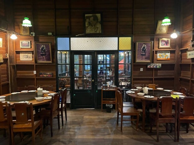 ร้านอาหารบ้านกลางกรุง พระราม3