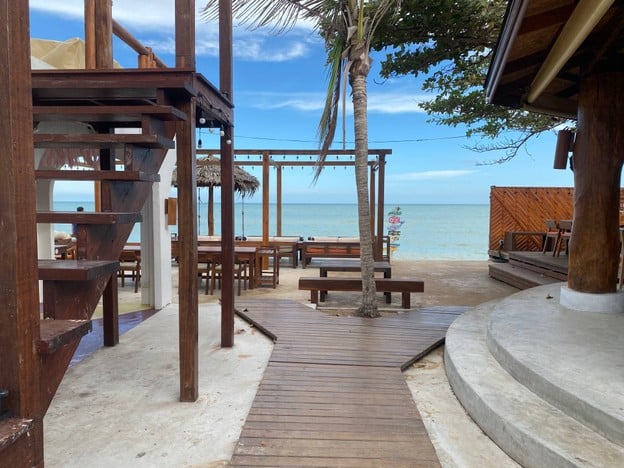 Crab House Seafood & Cafe Beachfront