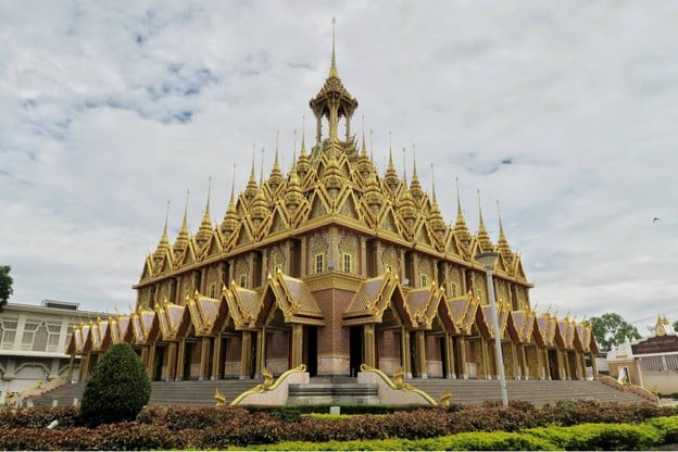 ปราสาททองคำ (กาญจนาภิเษก)