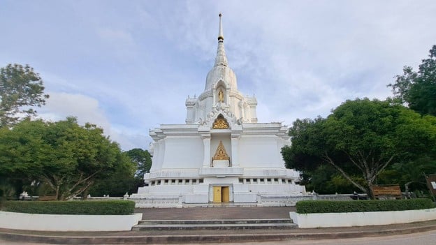 พระบรมธาตุเจดีย์กาญจนาภิเษก